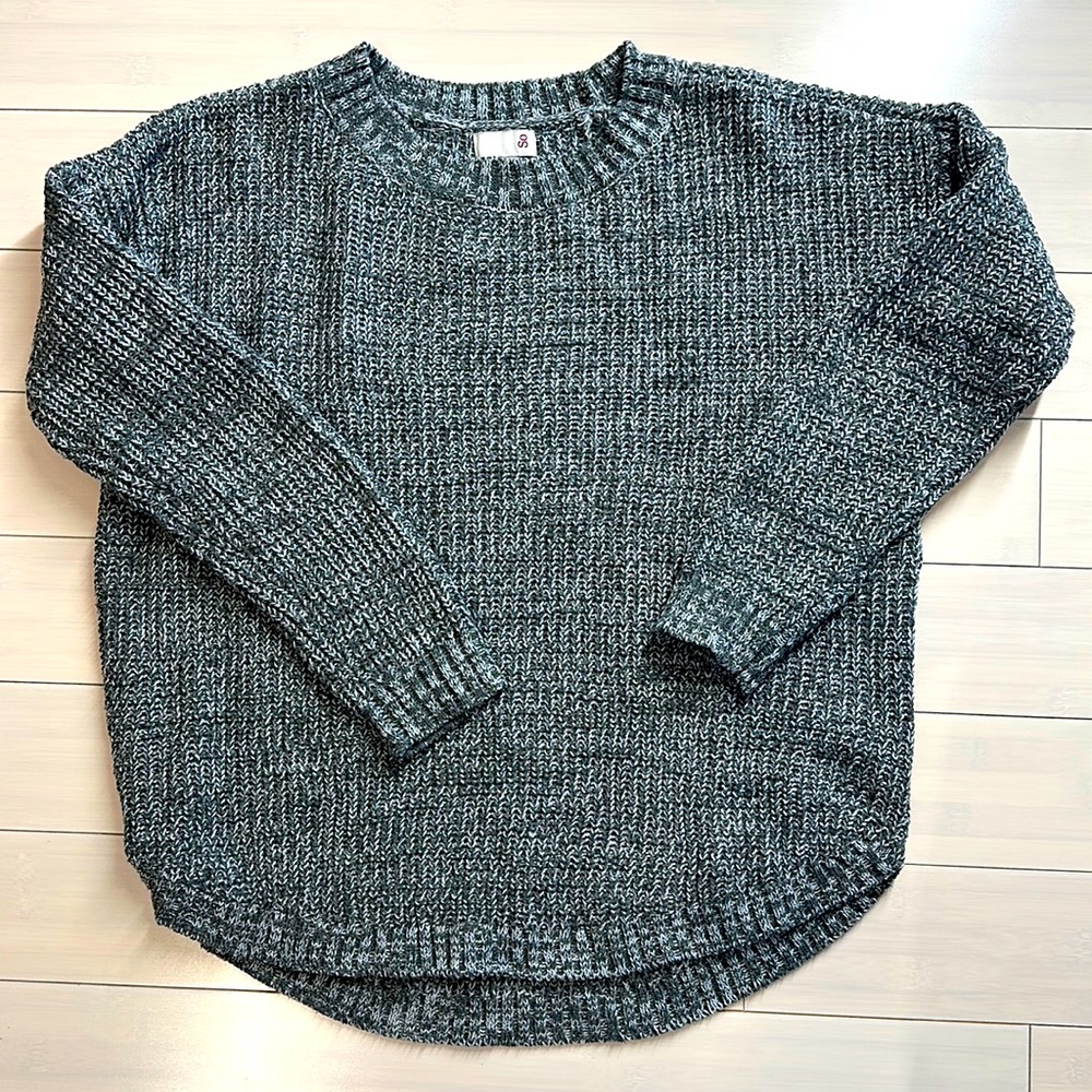 SO Juniors Grey Knit Sweater Size Large